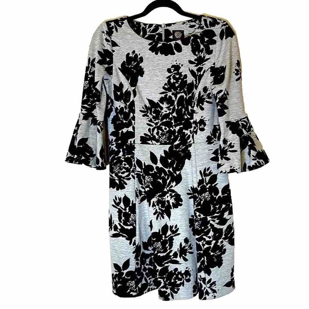 Floral Gray & Black Floral Bell Sleeve Dress fit and flare stretch Size 10 Comfy